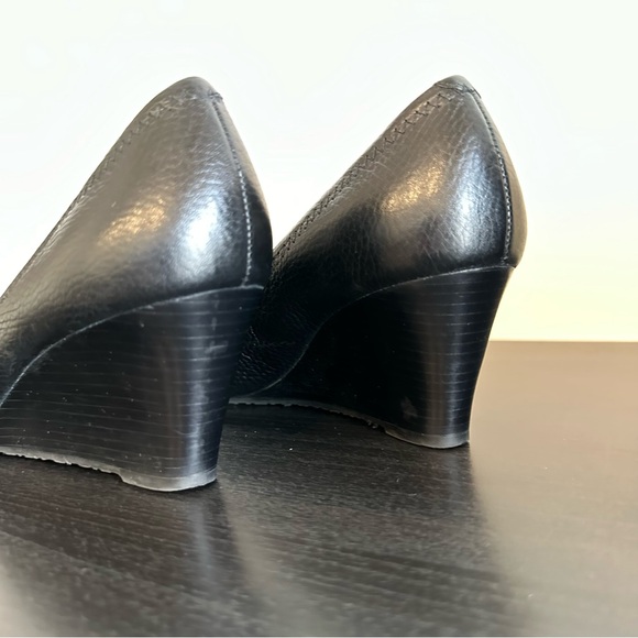 *LIKE NEW* Tory Burch Black and Silver Sally 2 Open Toed Wedge, Size US 7 W - Picture 5 of 7